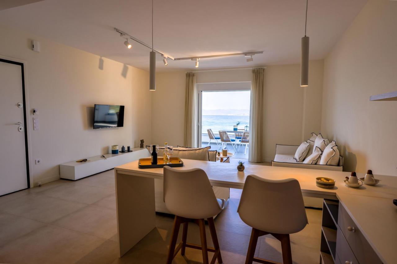 La Mer Bleue Beachfront Boutique Apartments Vrachati Ngoại thất bức ảnh