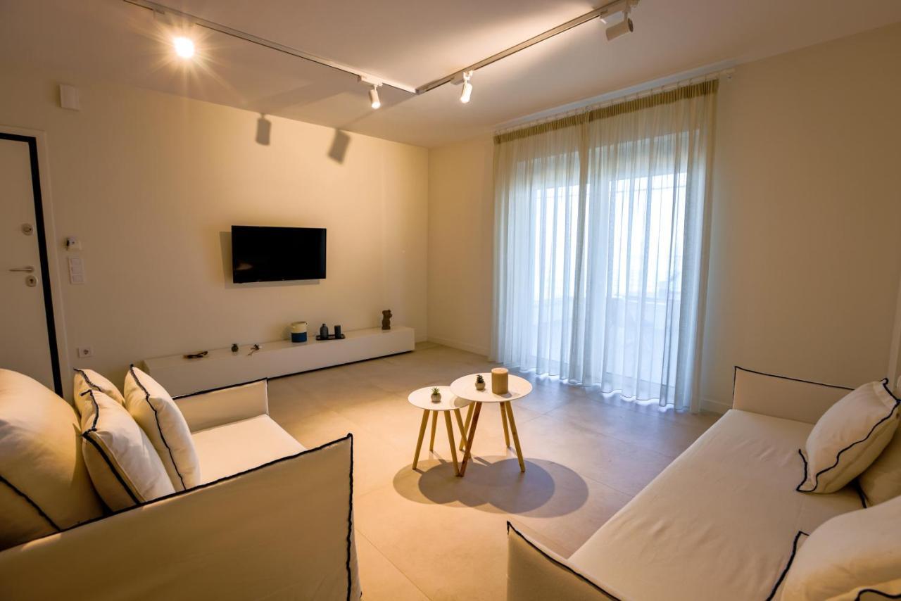 La Mer Bleue Beachfront Boutique Apartments Vrachati Ngoại thất bức ảnh