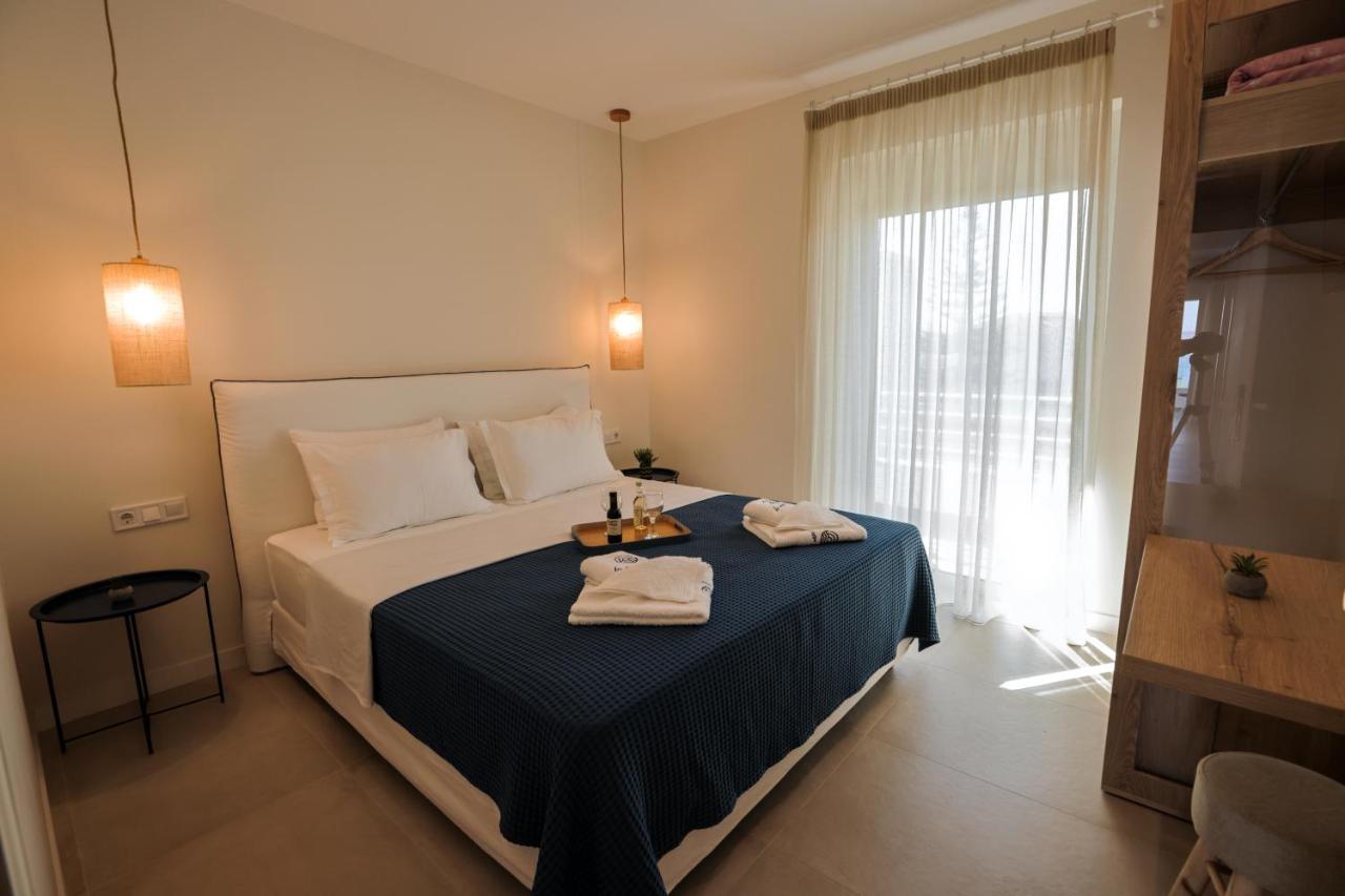 La Mer Bleue Beachfront Boutique Apartments Vrachati Ngoại thất bức ảnh