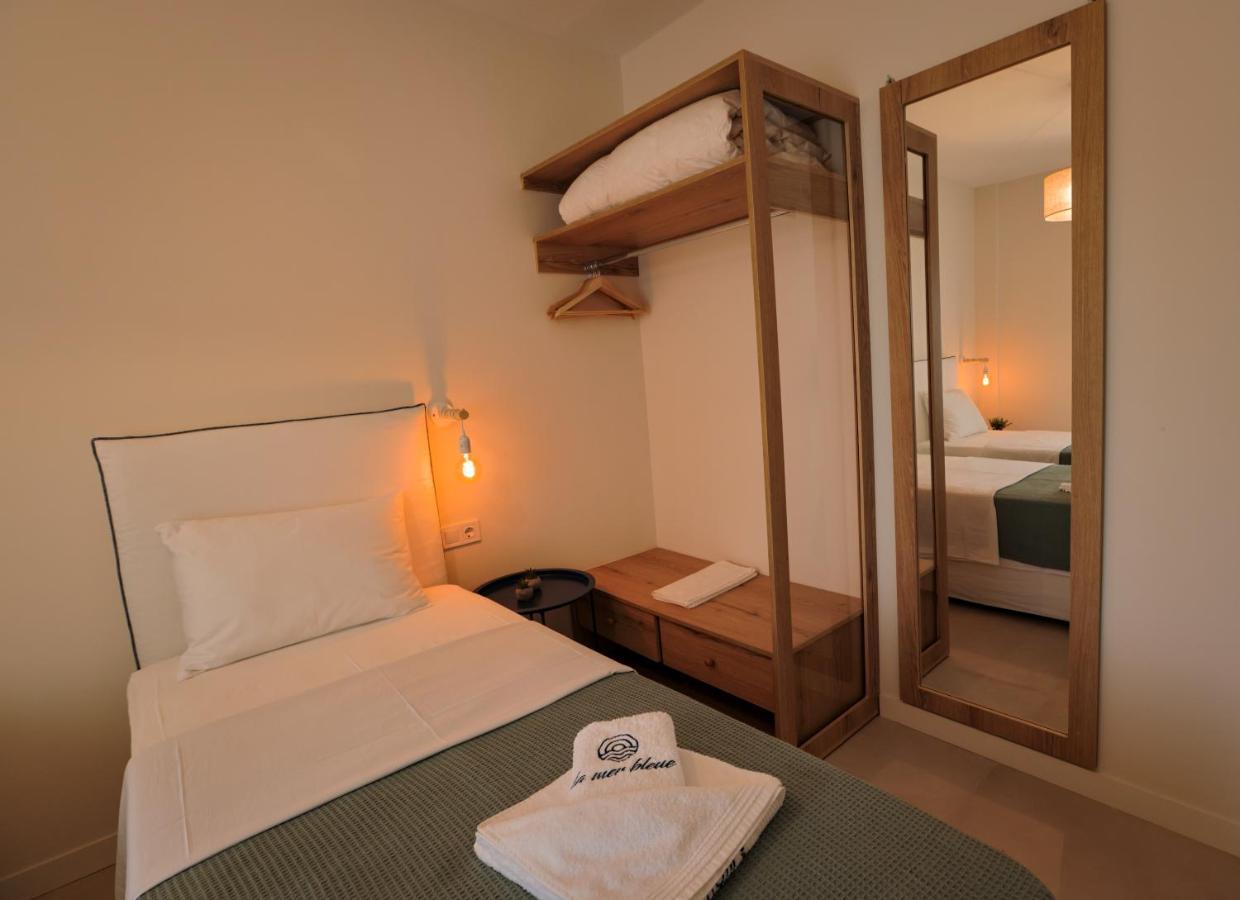 La Mer Bleue Beachfront Boutique Apartments Vrachati Ngoại thất bức ảnh