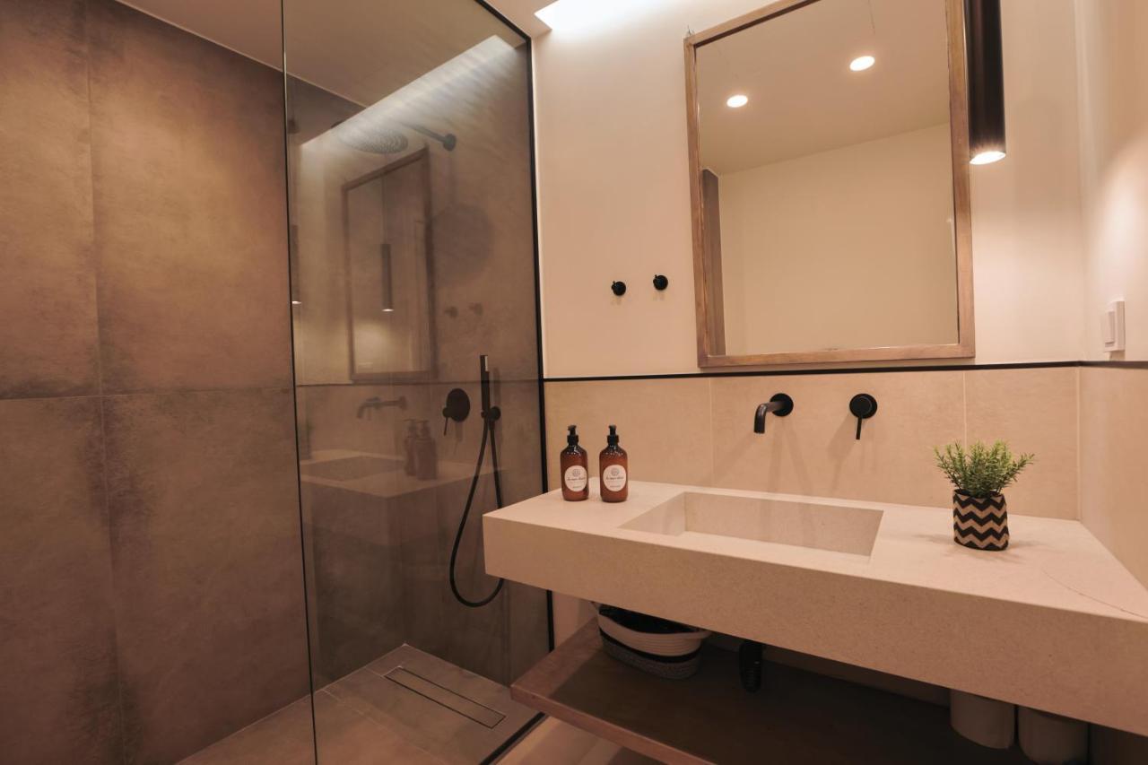 La Mer Bleue Beachfront Boutique Apartments Vrachati Ngoại thất bức ảnh