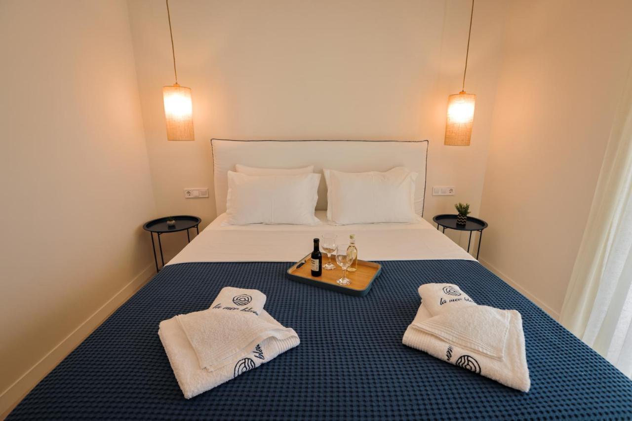 La Mer Bleue Beachfront Boutique Apartments Vrachati Ngoại thất bức ảnh