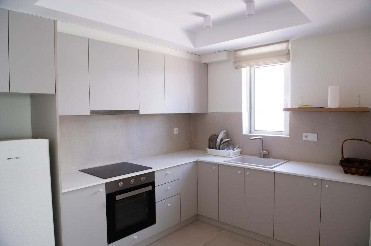 La Mer Bleue Beachfront Boutique Apartments Vrachati Ngoại thất bức ảnh